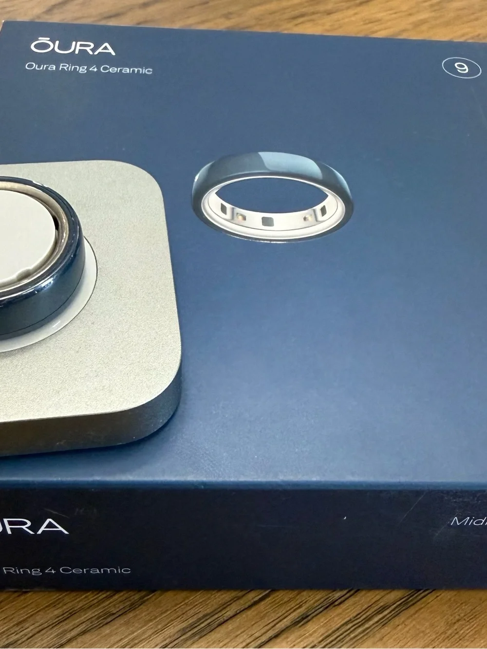 Oura Ring 4 Ceramic Midnight Blue